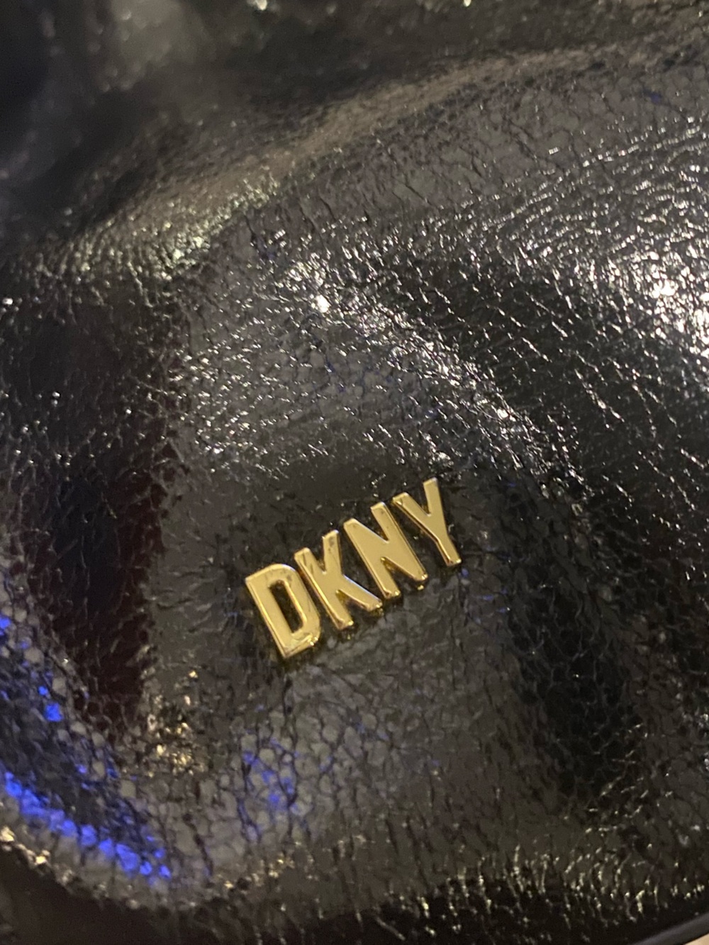 🖤 Small DKNY Black Patent Leather Drawstring Satchel with Gold Hardware - Picture 2 of 5